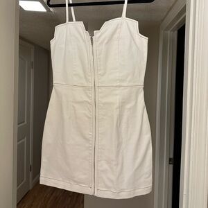 NWOT VICI white mini dress, size L, brand new